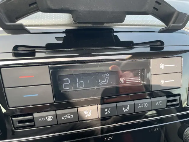 Volkswagen up! 1.0 BMT high up! 2019 Benzine 17