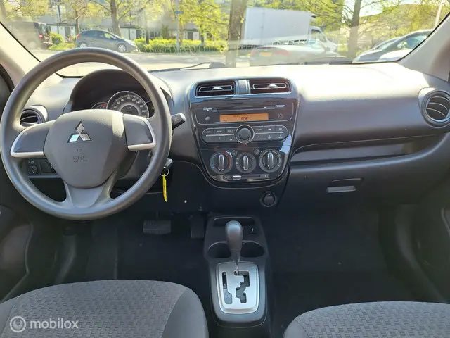 Mitsubishi Space Star 1.0 COOL+ 2018 Benzine 11