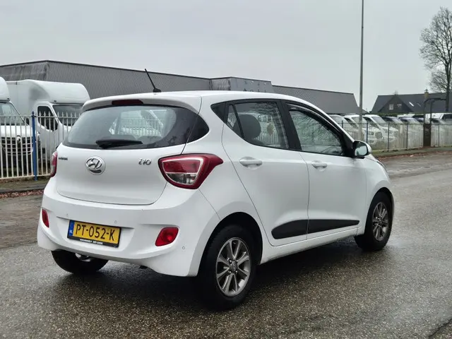 Hyundai i10 1.0i i-Motion Prem. 2014 Benzine 8