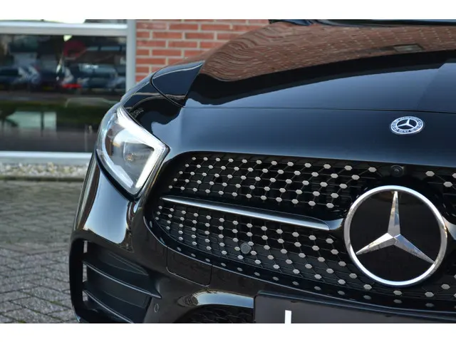 Mercedes-Benz CLS 450 4M Ed.1 AMG 2019 Benzine 54