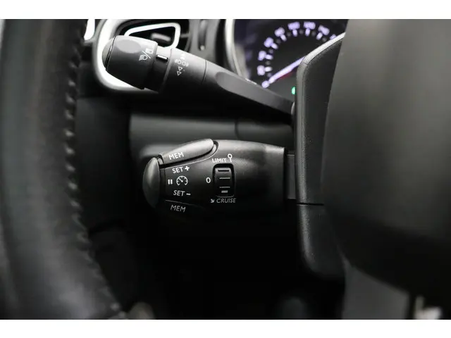Citroën C3 1.2 PureTech 110pk S&S Shine 2018 Benzine 20