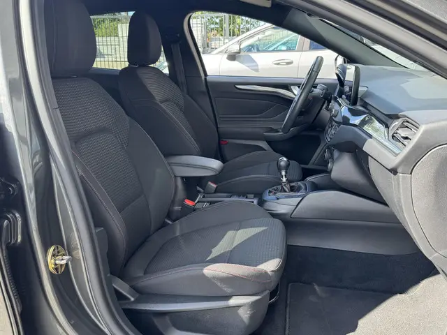 Ford Focus 1.0 ECOBOOST ST LINE BUSINESS 2020 Benzine 10