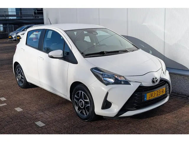 Toyota Yaris 1.5 VVT-i Design Red 2020 Benzine 3