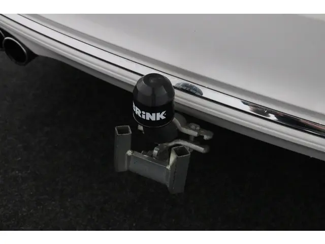 BMW 3 Serie Touring 320i Executive 2018 Benzine 41