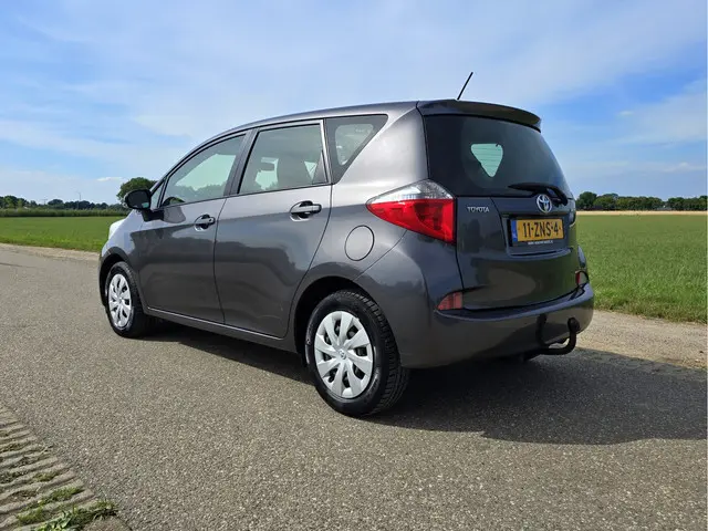 Toyota Verso-S 1.3 VVT-i Aspiration 2013 Benzine 3