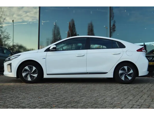 Hyundai IONIQ 1.6 GDi I-MOTION AUT. 2017 Hybride Benzine 12