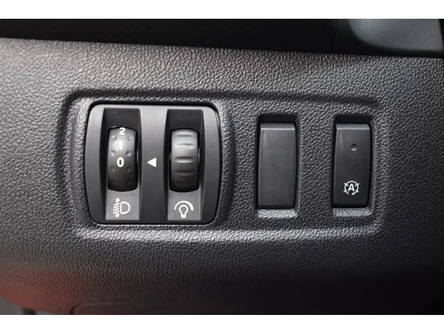 Renault Clio TCe 90 Limited 2018 Benzine 26