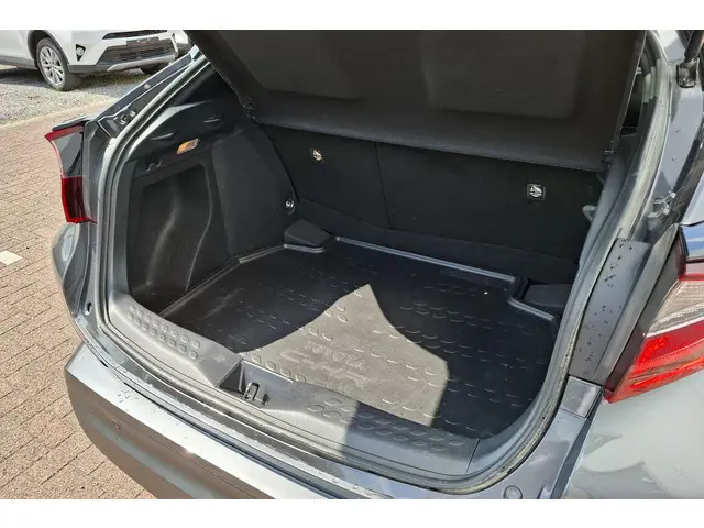 Toyota C-HR 1.8 Hybrid Dynamic 2021 Hybride Benzine 18