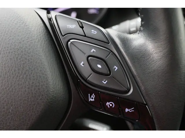 Toyota C-HR 1.8 Hybrid Dynamic 2020 Hybride Benzine 36