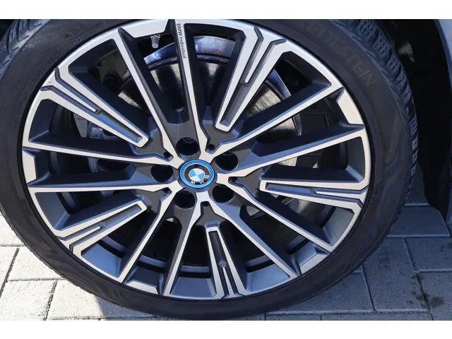 BMW X1 xDrive30e 2023 Hybride Benzine 10