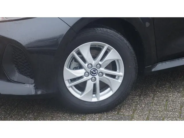 Mazda 2 Hybrid 1.5 Centre-line 2025 Hybride Benzine 7