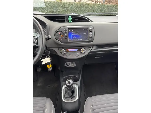 Toyota Yaris 1.0 VVT-i Aspiration 2017 Benzine 5