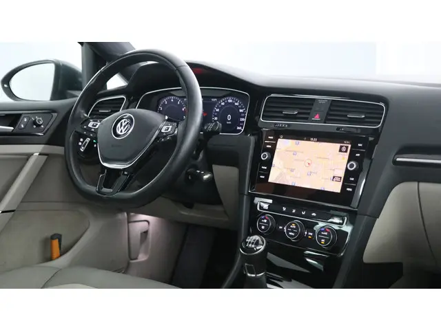 Volkswagen Golf 1.0 TSI 110pk Highline 2017 Benzine 18