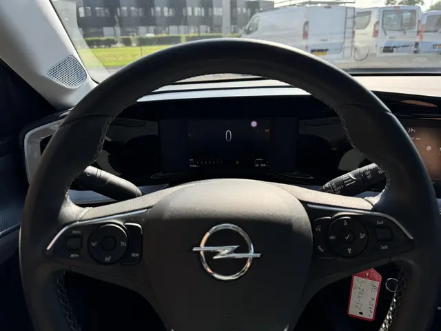 Opel Mokka 1.2 GS Line 2022 Benzine 12