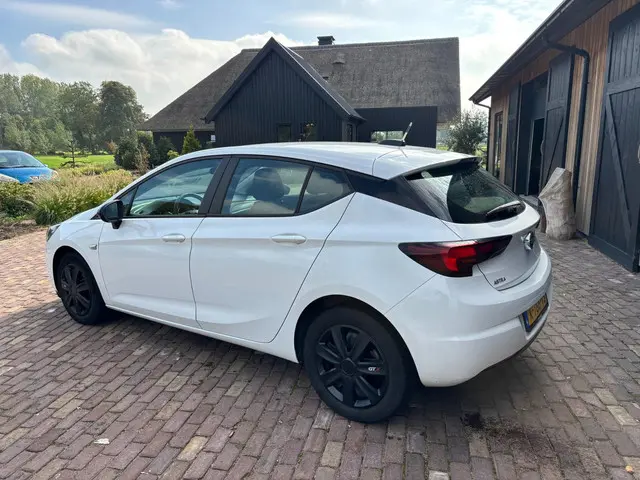 Opel Astra 1.4 2017 Benzine 4