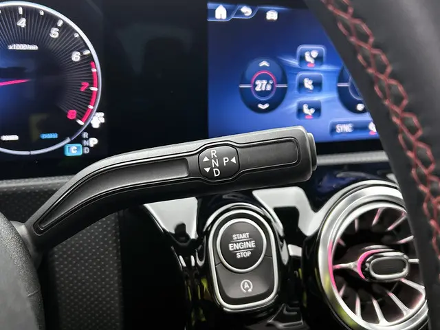 Mercedes-Benz CLA 180 AMG Line 2023 Hybride Benzine 12