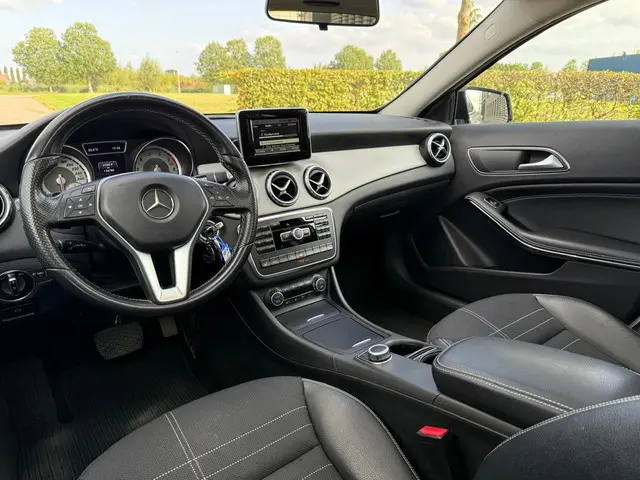 Mercedes-Benz GLA 250 4Matic Edition 1 2014 Benzine 12