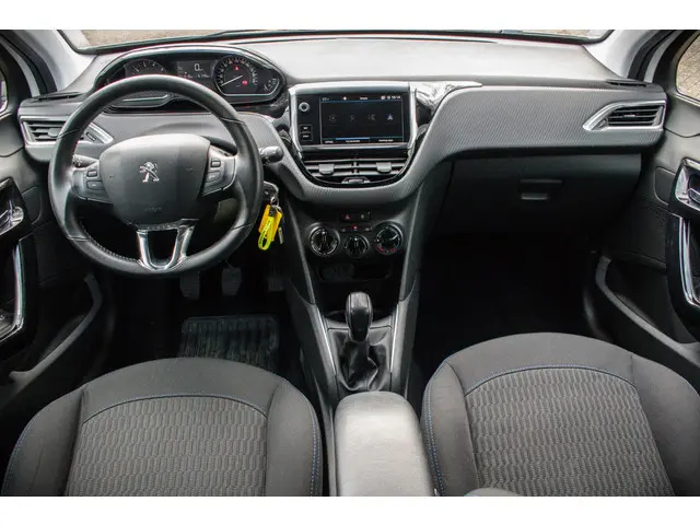 Peugeot 208 1.2 PureTech Signature 2019 Benzine 2