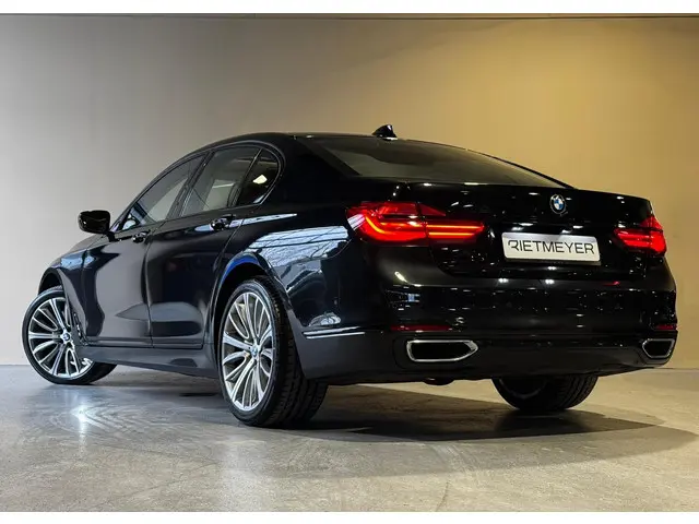 BMW 7 Serie 750i xDrive 2017 Benzine 3