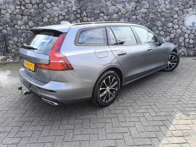 Volvo V60 2.0 B3 Momentum 2021 Hybride Benzine 22