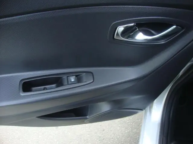 Renault Captur 0.9 TCe Dynamique (NAVI ) 2013 Benzine 18