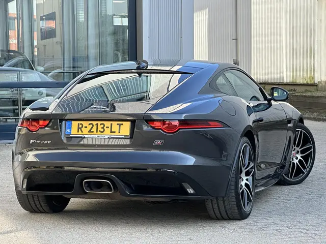 Jaguar F-Type P300 RWD R-Dynamic 2020 Benzine 25