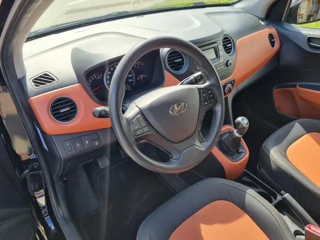 Hyundai i10 1.0i i-Motion Comfort 2015 Benzine 10