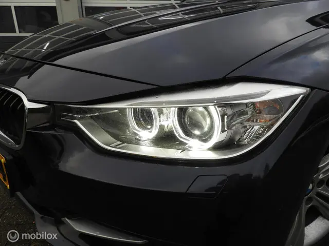 BMW 3 Serie 316i Executive Sport 2013 Benzine 3