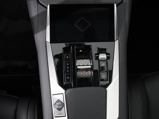 DS DS 4 1.2 PureTech Automaat Rivoli Cross 2023 Benzine 18