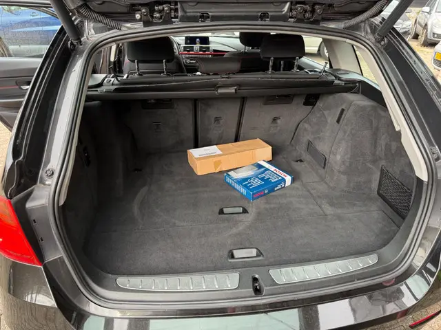 BMW 3 Serie Touring 316i Executive 2013 Benzine 22