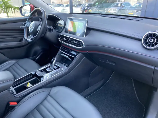 MG EHS 1.5 TGDI Luxury 2022 Hybride Benzine 39