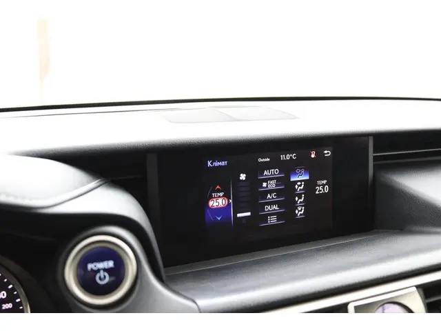 Lexus IS 300h Hybrid Business Line 2018 Hybride Benzine 9