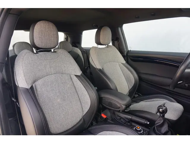 MINI 3-Deurs Cooper 2019 Benzine 9