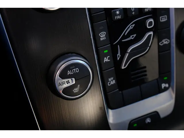 Volvo V40 1.6 T2 Summum Navi|Leder|Clima|LMV 2015 Benzine 15