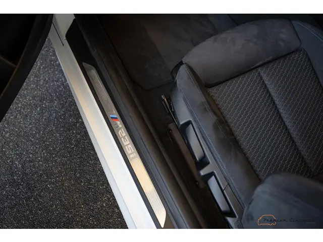 BMW 2 Serie Cabrio M235i Executive 2015 Benzine 35