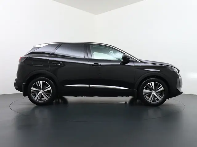 Peugeot 3008 1.6 HYbrid 225 Allure 2022 Hybride Benzine 8