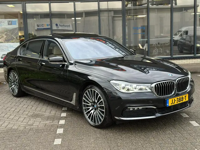 BMW 7 Serie 740Li High Executive 2016 Benzine 15
