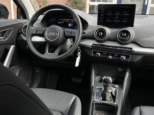 Audi Q2 35 TFSI S Edition 2025 Benzine 12