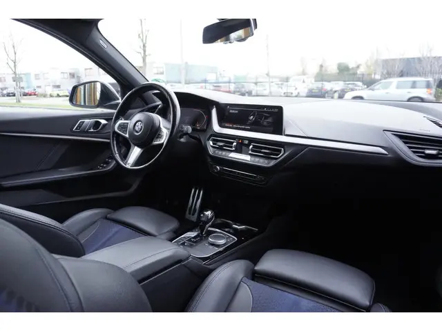 BMW 1 Serie 116d Corporate Executive 2020 Diesel 18