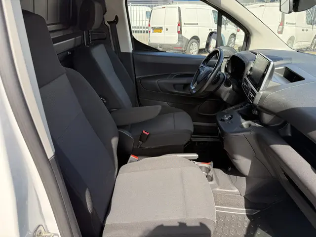 Opel Combo 1.5D130PK L2H1 Edition 2021 Diesel 23