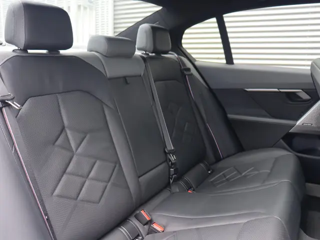 BMW i5 Sedan eDrive40 2024 Elektrisch 10