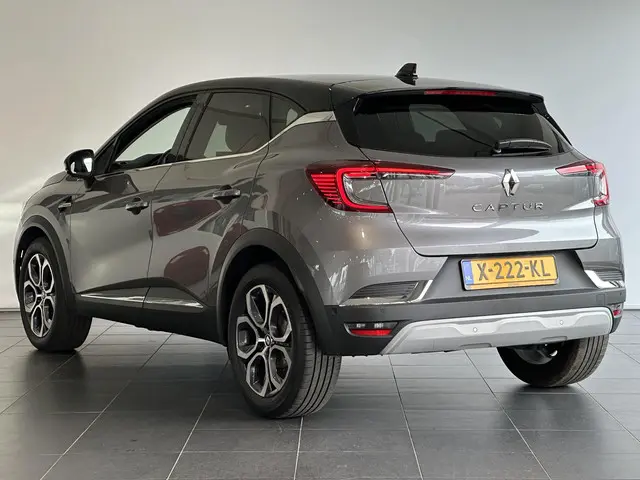 Renault Captur 1.3 mild hybrid 160 techno 2023 Benzine 6
