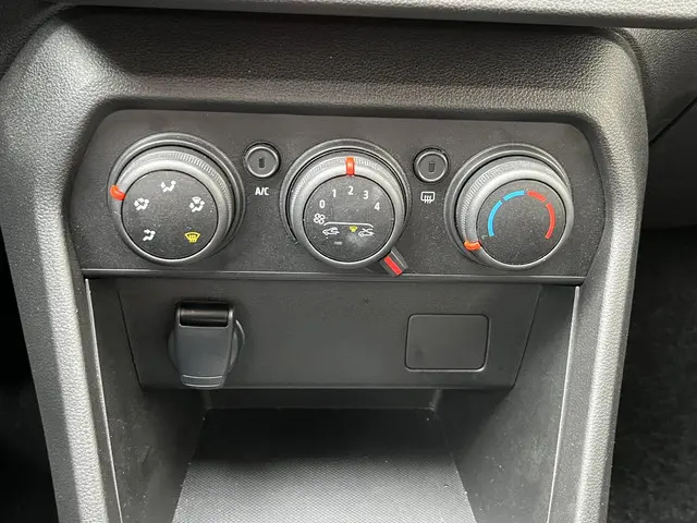 Dacia Sandero 1.0 TCe 90 Comfort 2023 Benzine 12