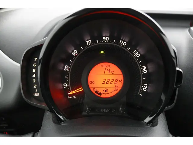 Toyota Aygo 1.0 VVT-i x-play 2020 Benzine 6