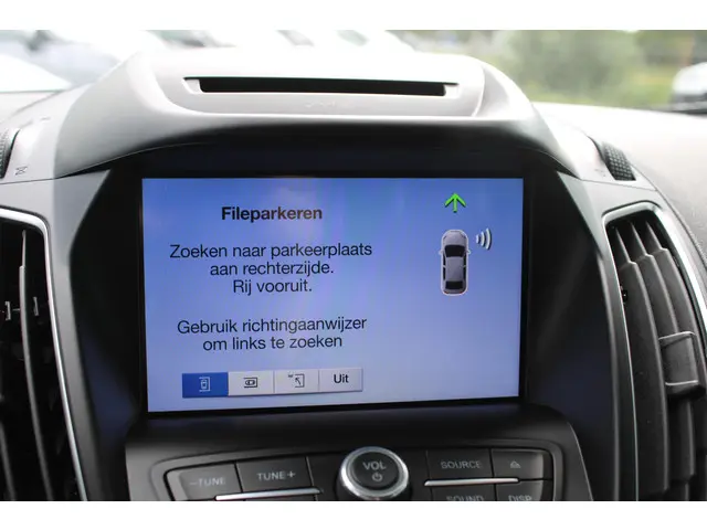 Ford C-MAX 1.0 EcoBoost 125 PK Titanium 2019 Benzine 24