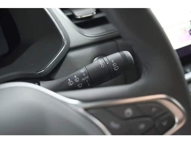 Renault Captur TCe 90 Techno 2025 Benzine 47