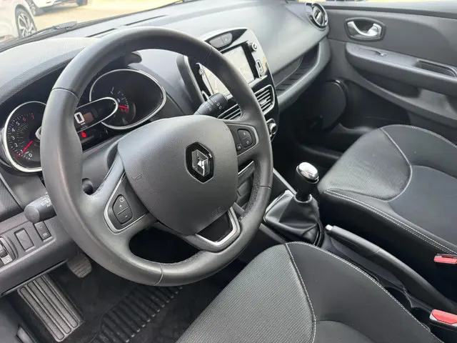 Renault Clio Estate 0.9 TCe Intens 2019 Benzine 12