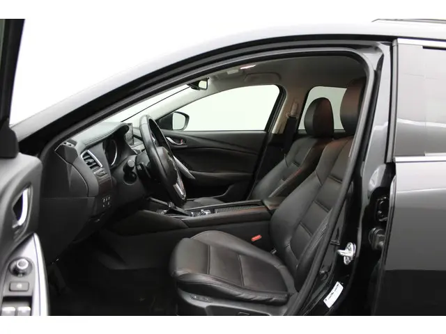 Mazda 6 Sportbreak 2.2D SkyActiv-D 175 GT-M 2015 Diesel 6