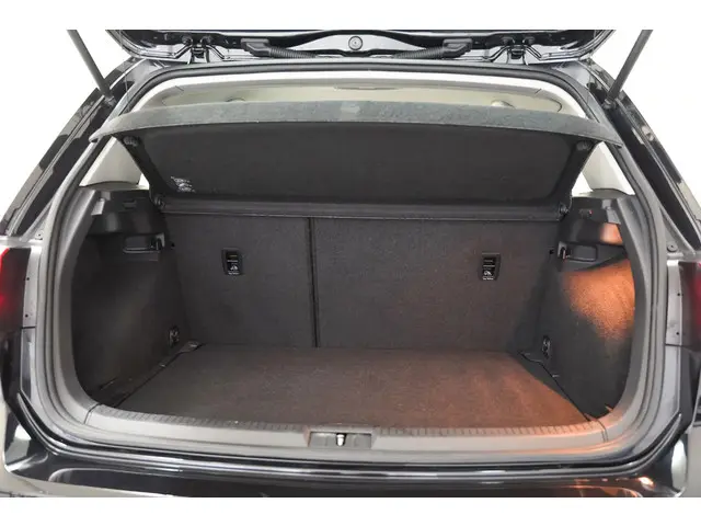 Volkswagen Golf 1.0 TSI Edition [ airco ] 2016 Benzine 25