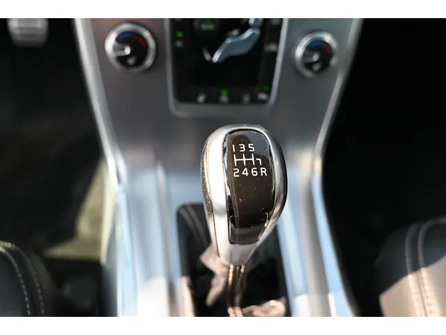 Volvo V70 2.0 T4 Dynamic Edition 2015 Benzine 27